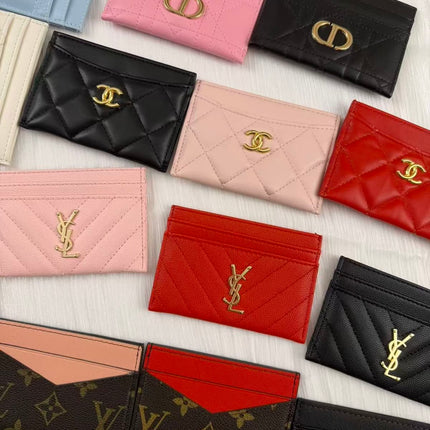 Compact crossbody accessory in a city outfit