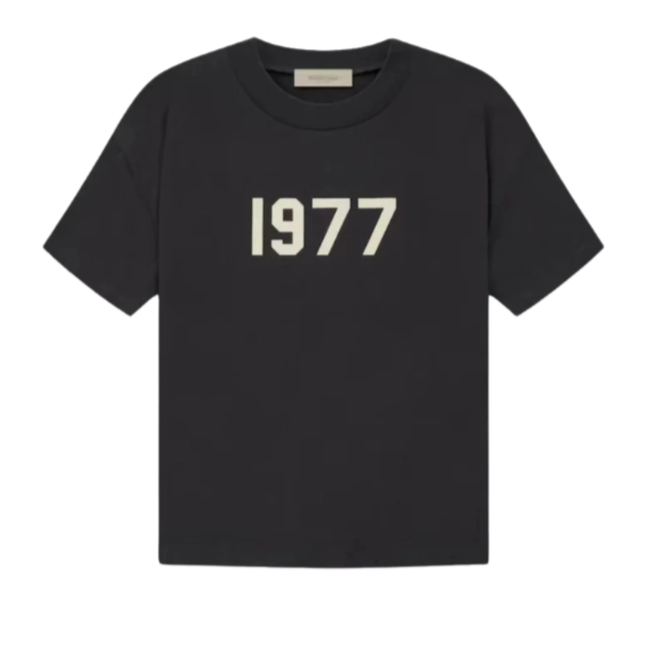 Essential 1977 Short Set