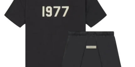 Essential 1977 Short Set