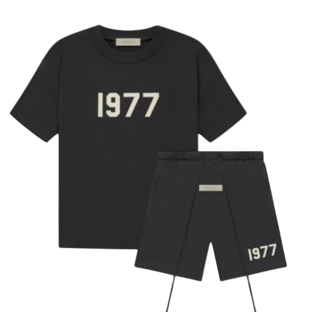 Essential 1977 Short Set