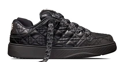 "B9" Sneaker