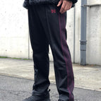 1030 - Black red edge