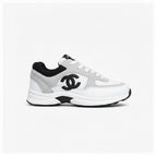 Xi C23 is white and black